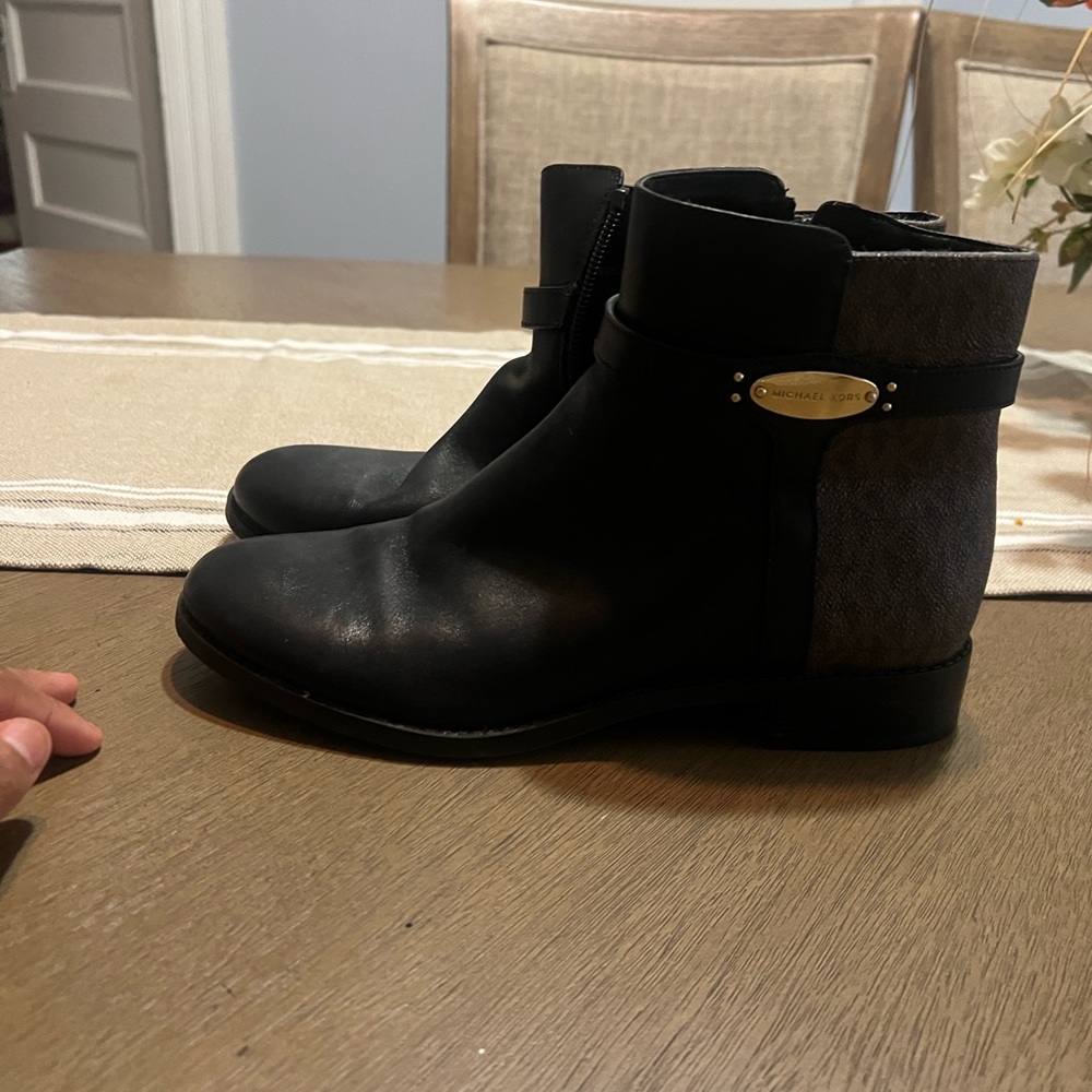 Black and Gray Ankle Boots Michael Kors used a little excellent condition